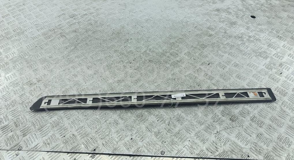 Накладка двери задней правой