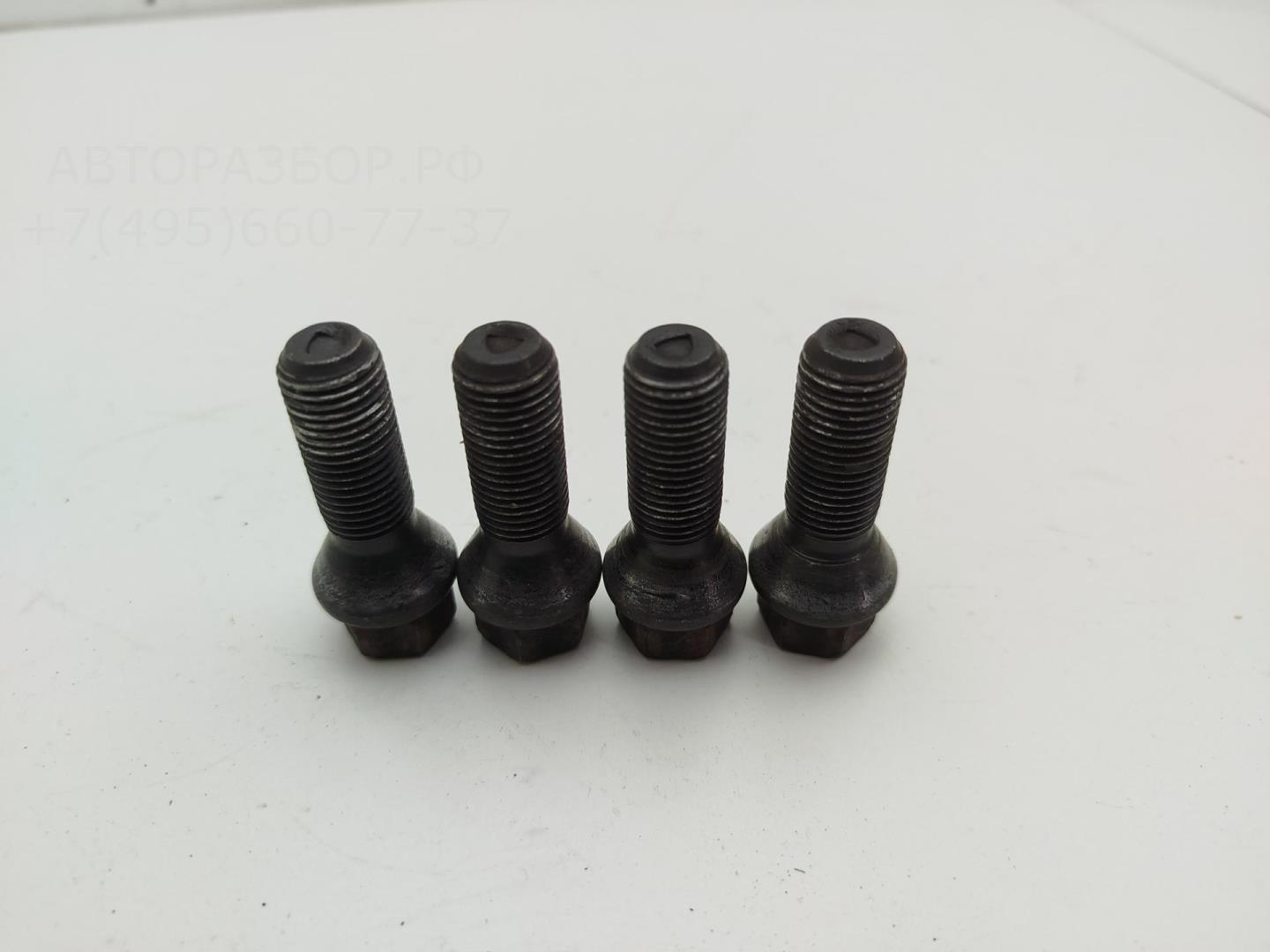 Болт колесный