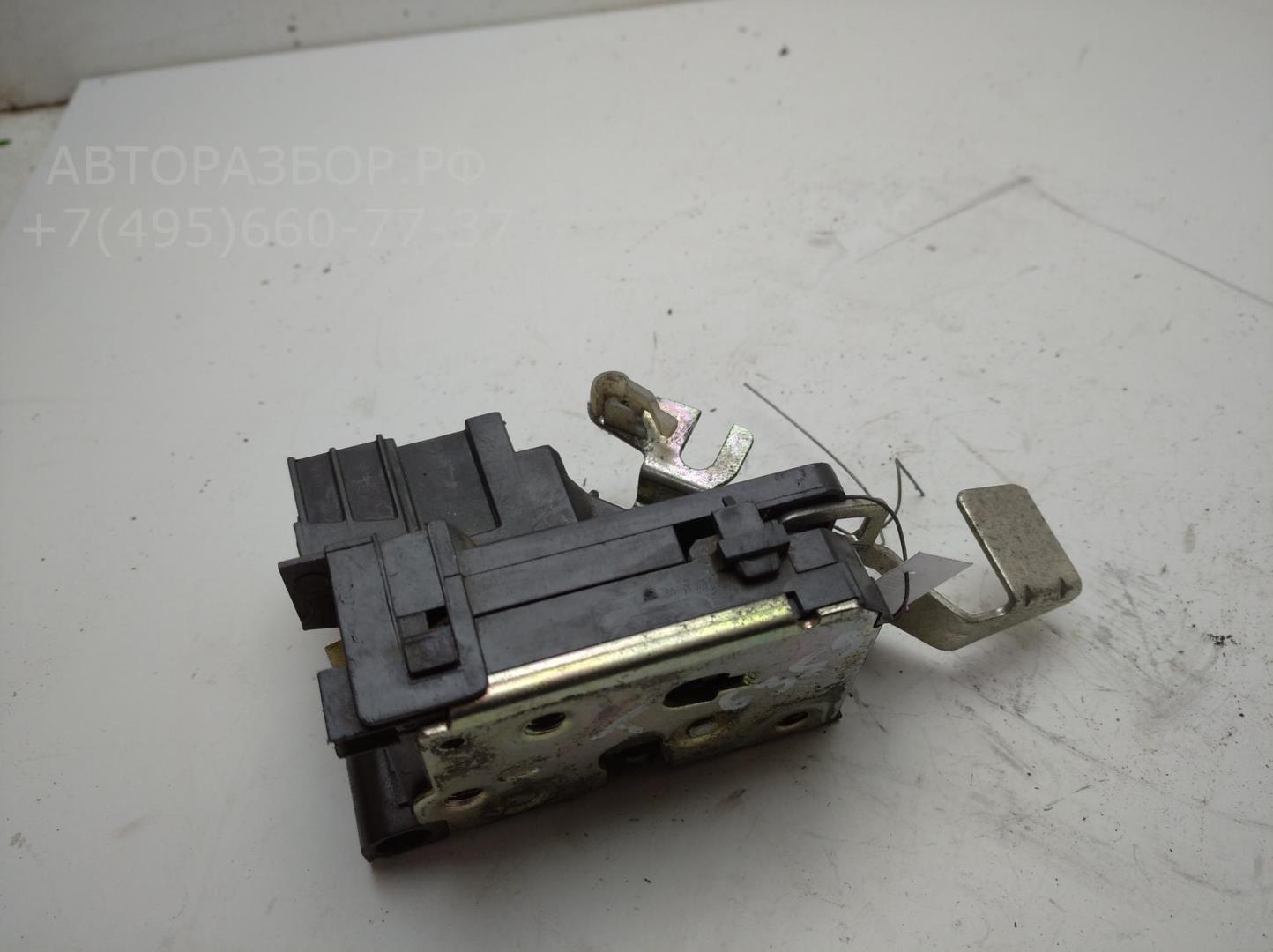 Замок двери передней левой