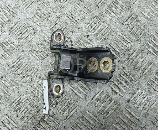 Петля двери