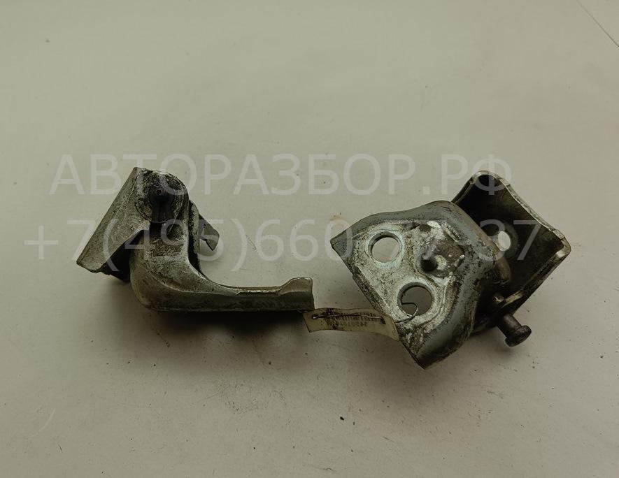 Петля двери