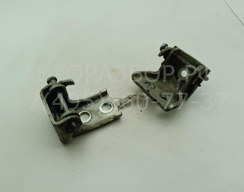 Петля двери