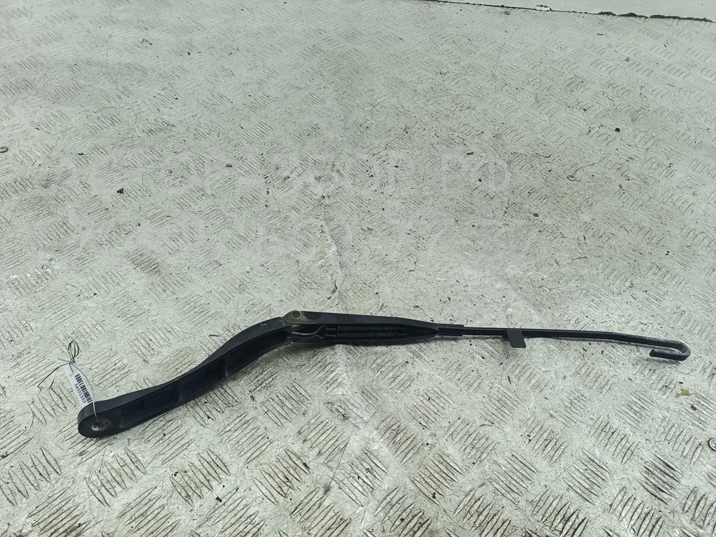 Поводок стеклоочистителя передний левый
