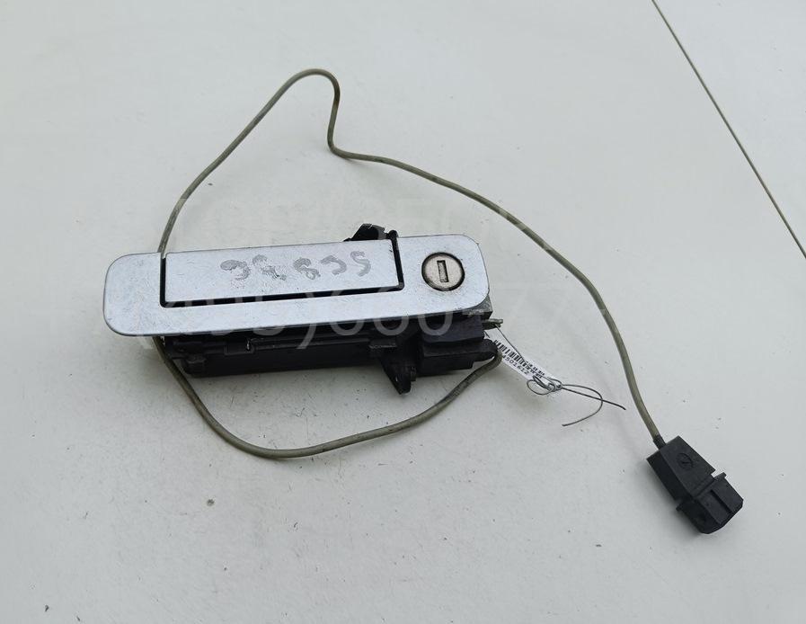 Ручка двери передней наружная правая