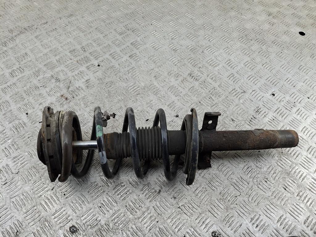 Амортизатор передний правый