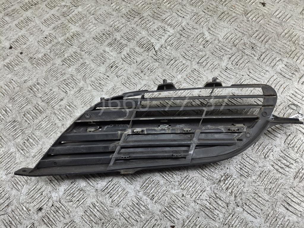 Решетка радиатора правая