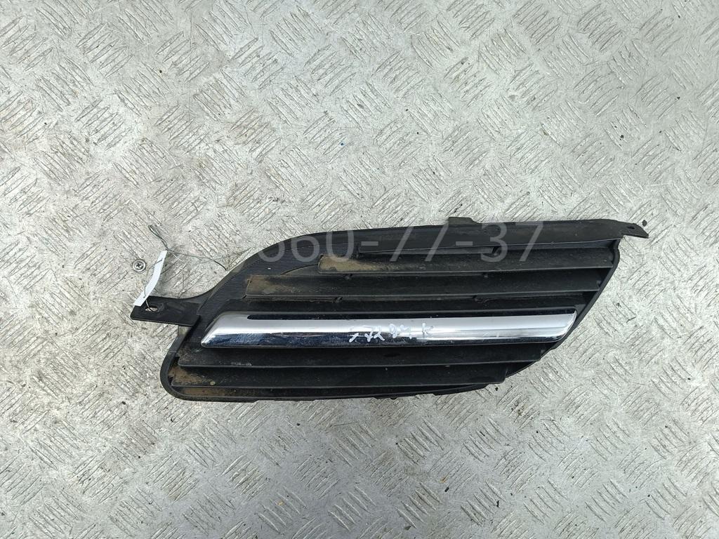 Решетка радиатора левая