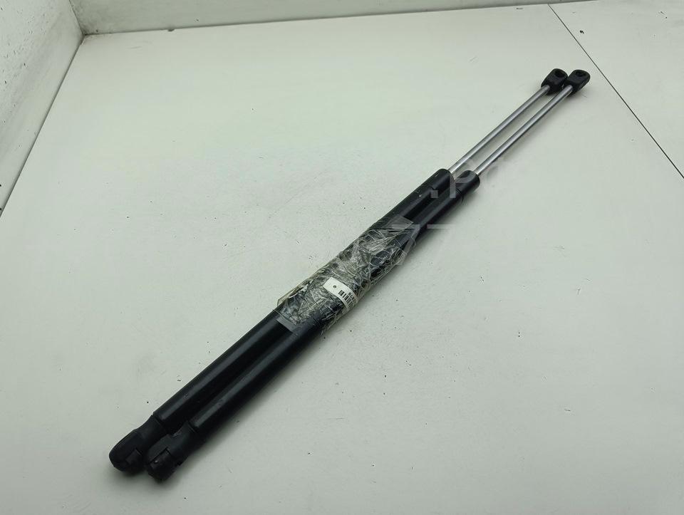 Амортизатор крышки багажника