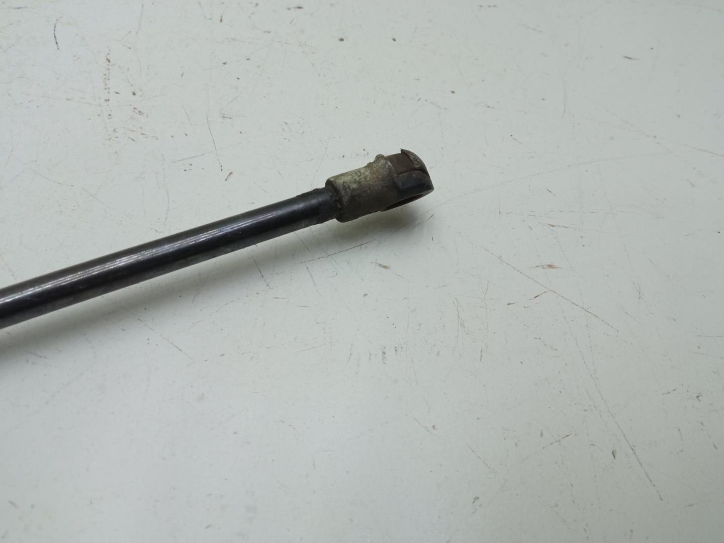 Амортизатор двери багажника