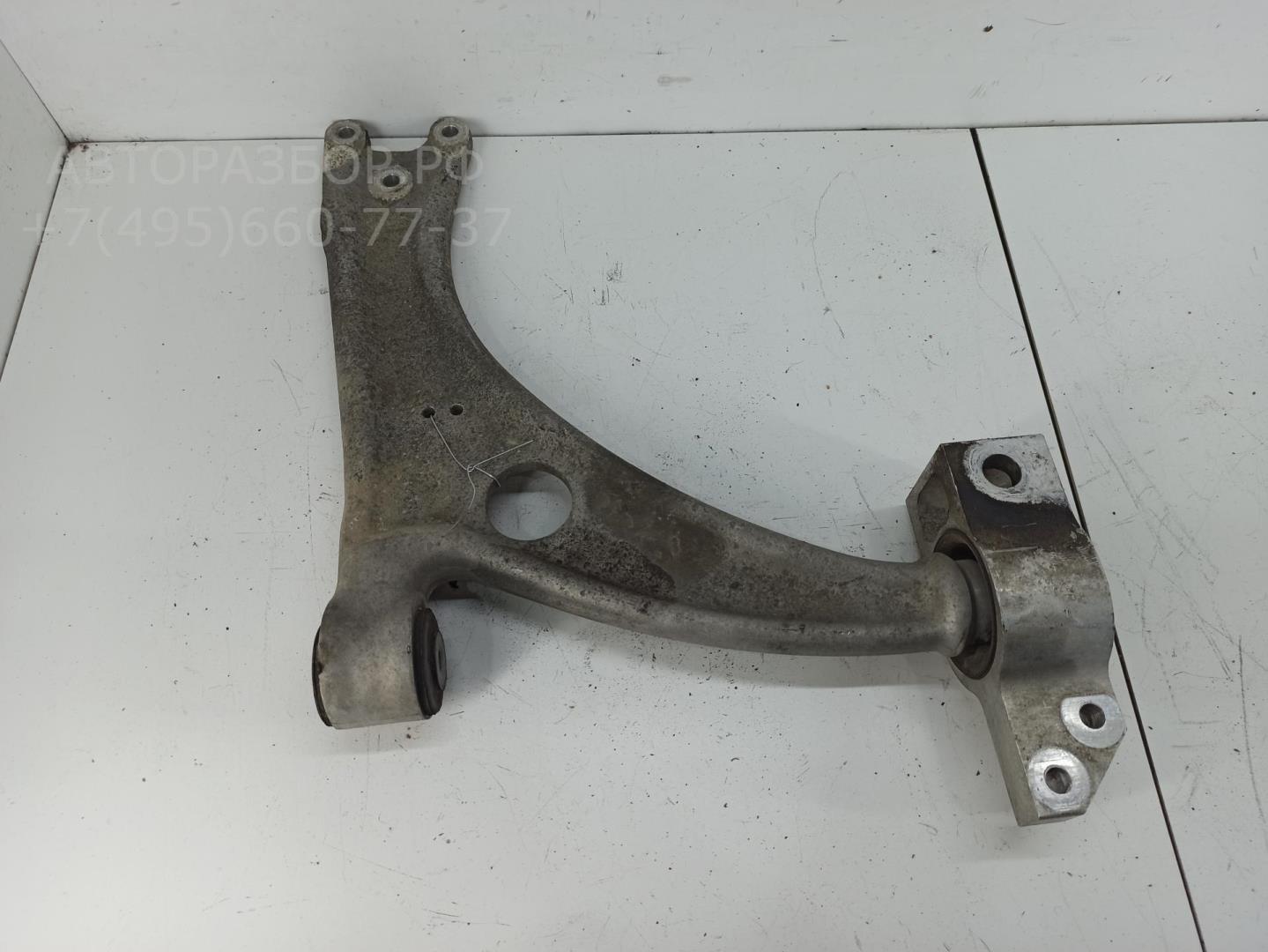 Рычаг передний левый