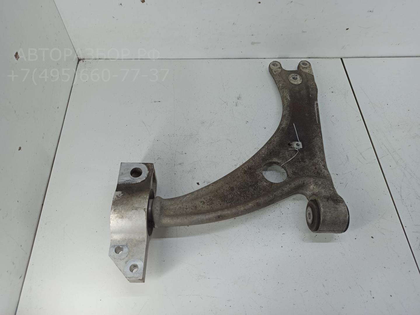 Рычаг передний правый