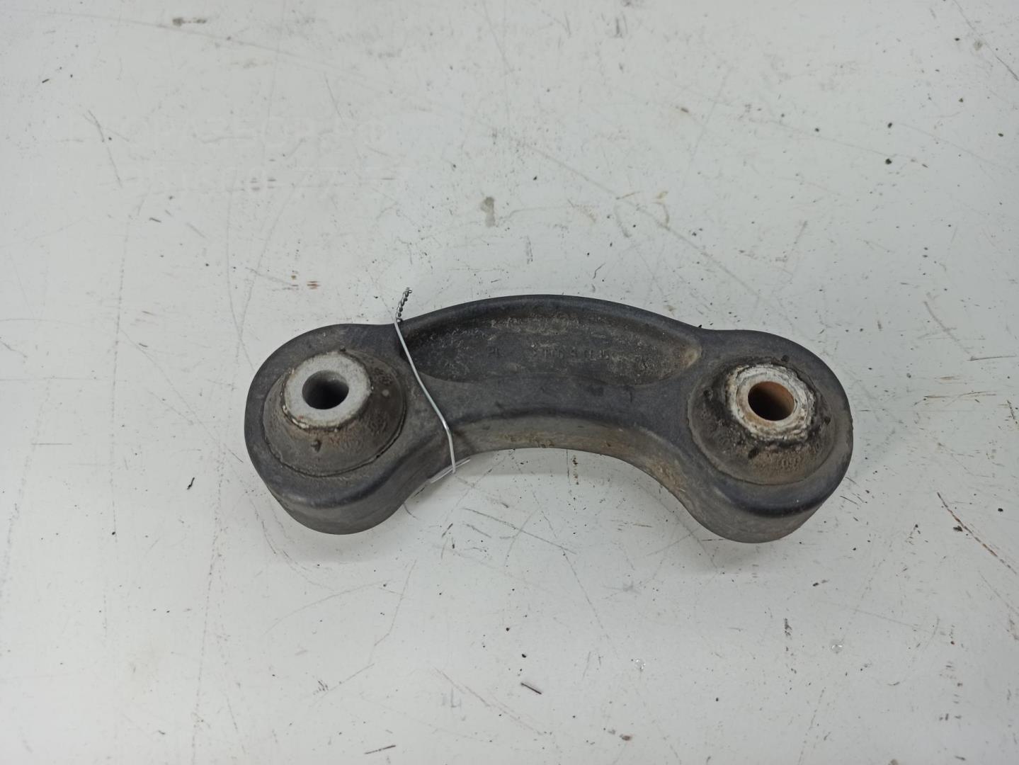 Стойка заднего стабилизатора