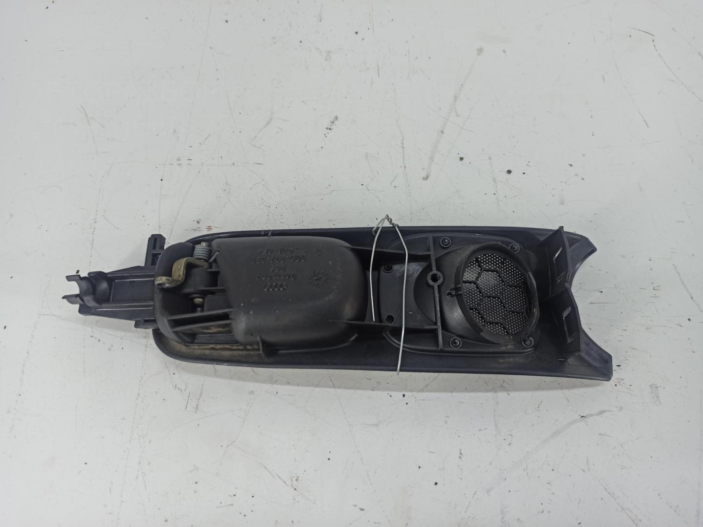 Ручка двери передней внутренняя правая