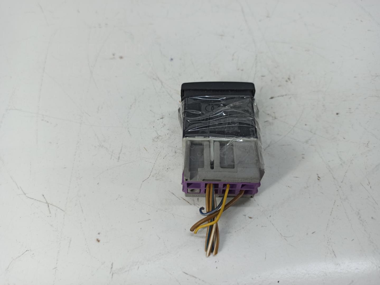 Кнопка корректора фар