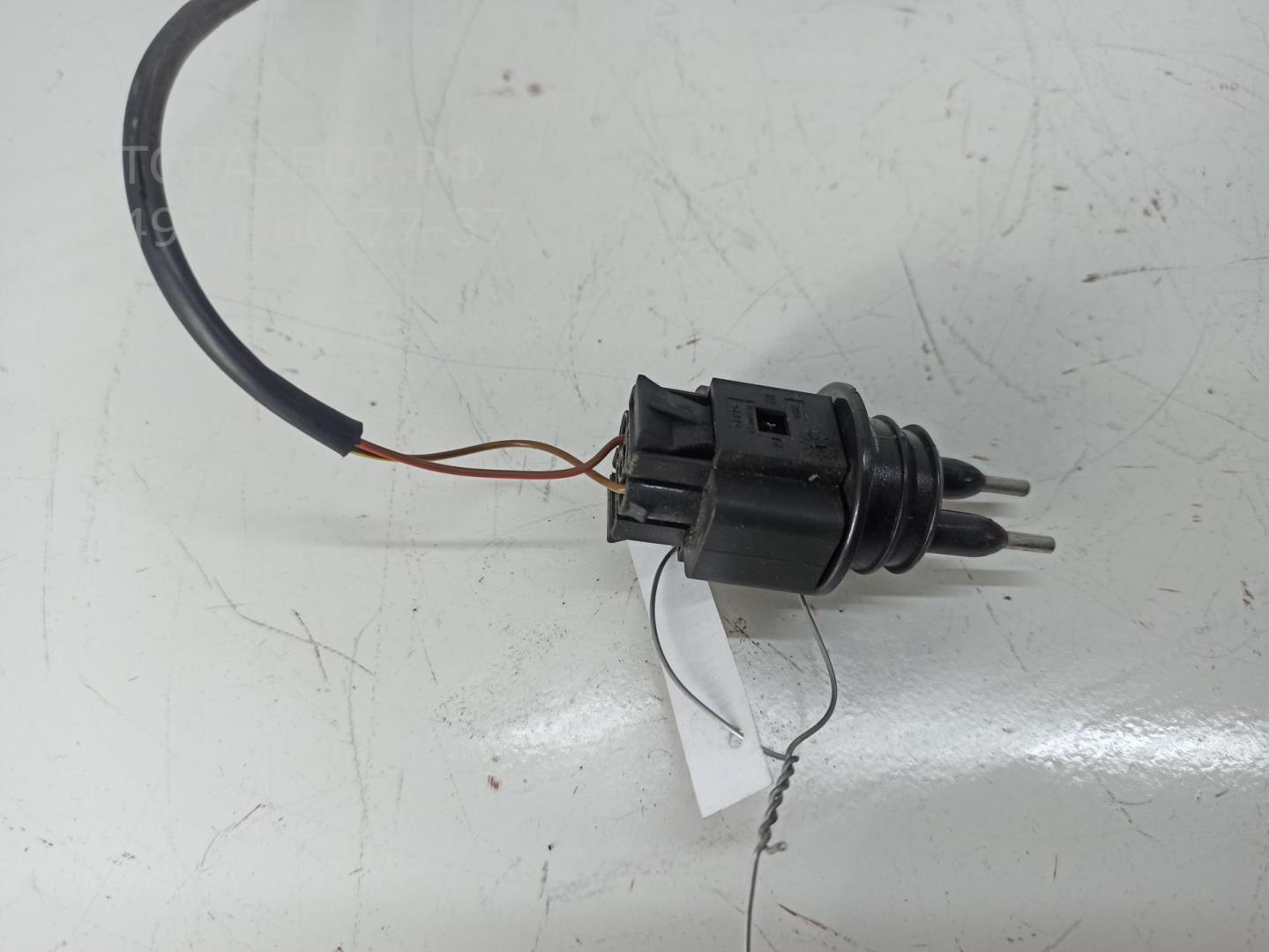 Датчик уровня в бачок омывателя