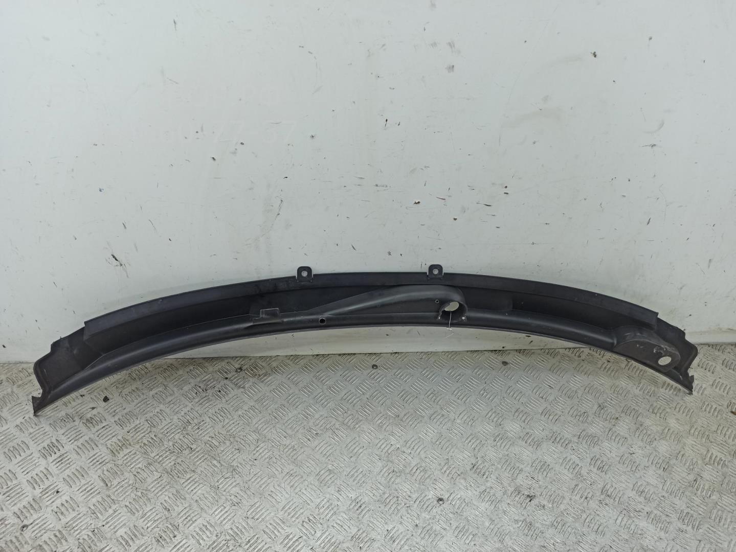 Решетка стеклоочистителей (Жабо)