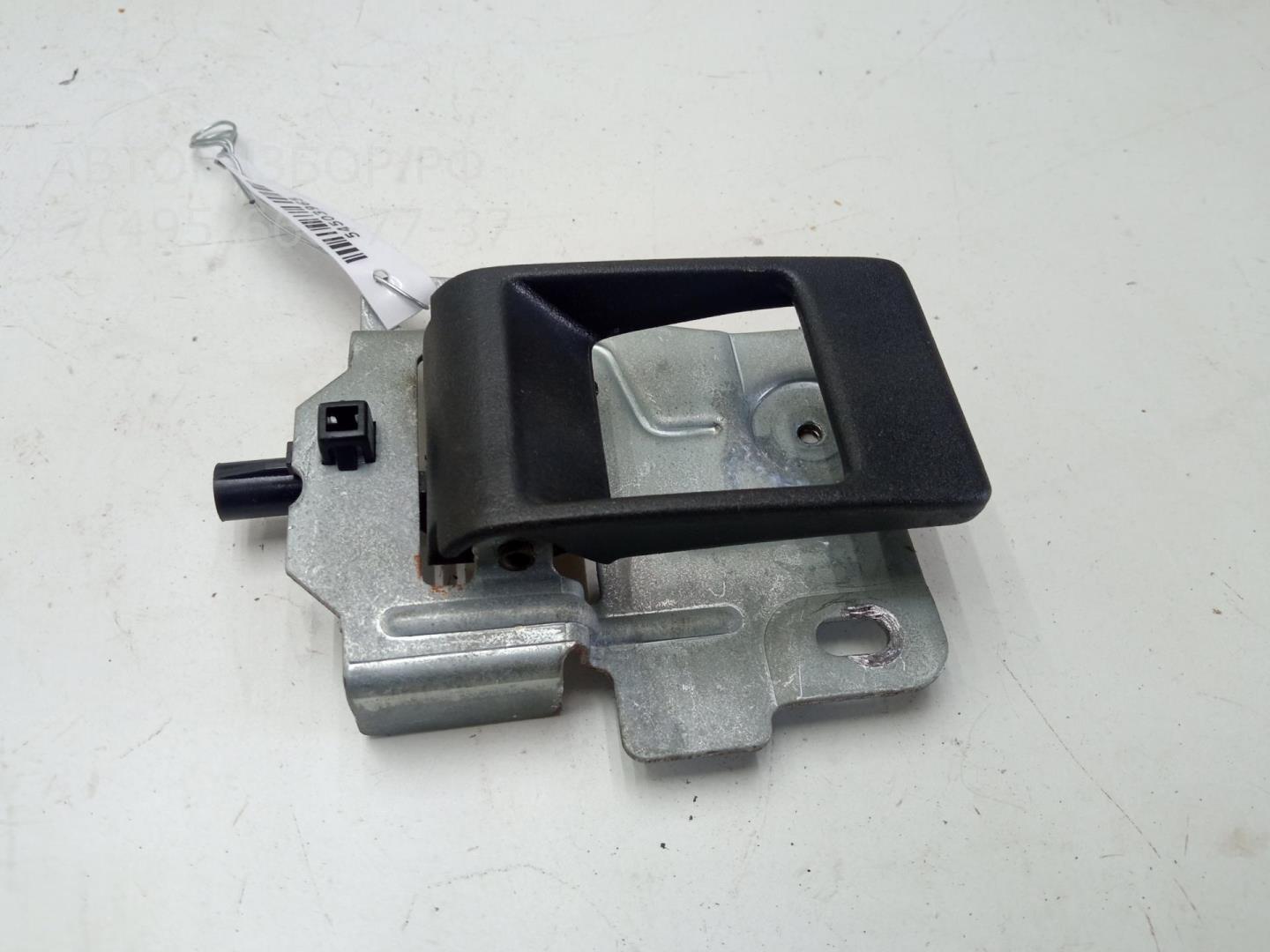 Ручка двери передней внутренняя левая