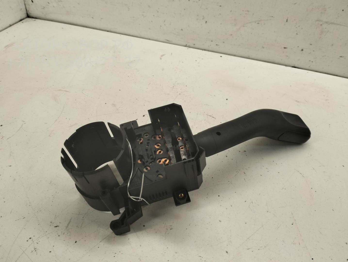 Переключатель поворотов подрулевой