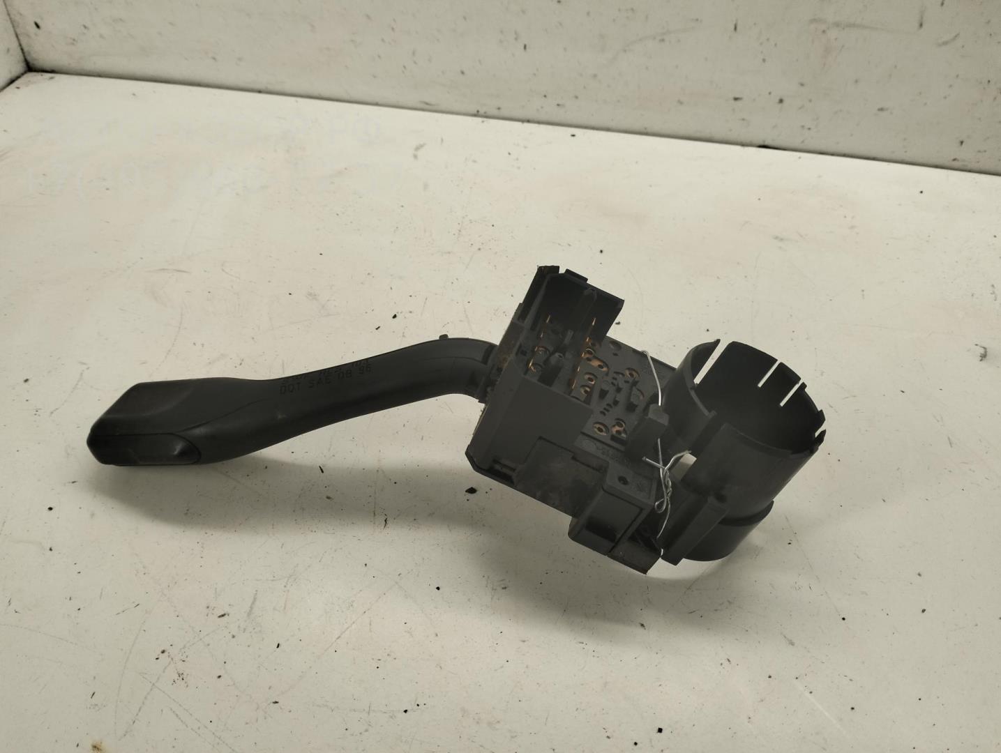 Переключатель поворотов подрулевой