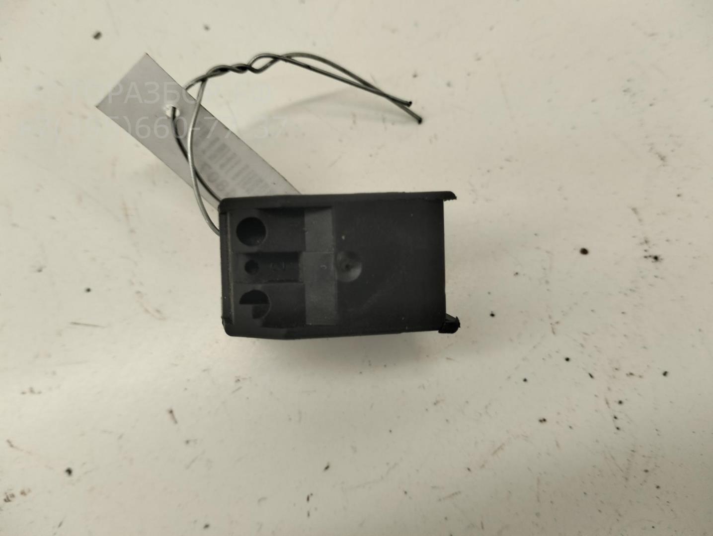 Кнопка стеклоподъемника