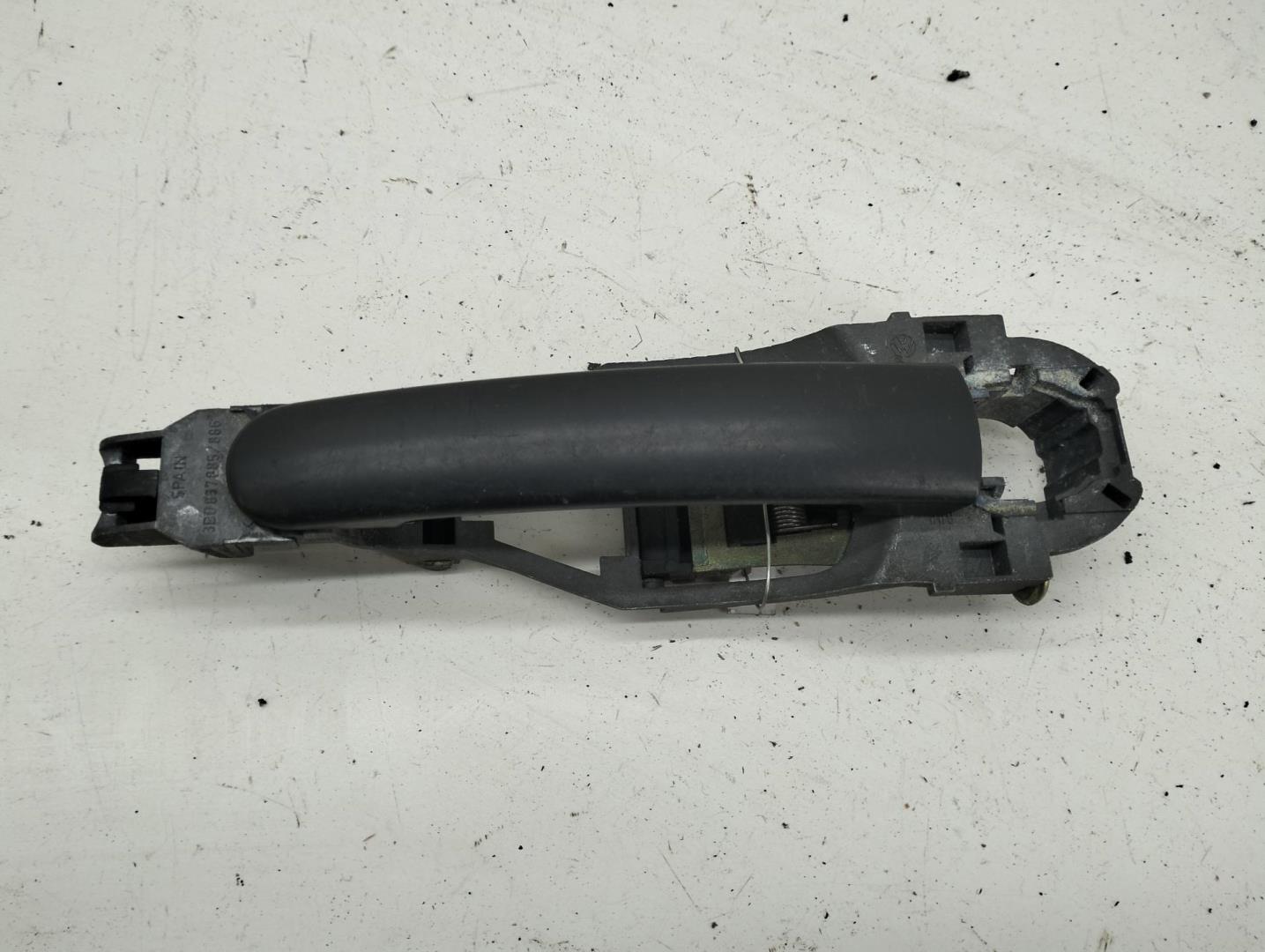 Ручка двери передней наружная правая