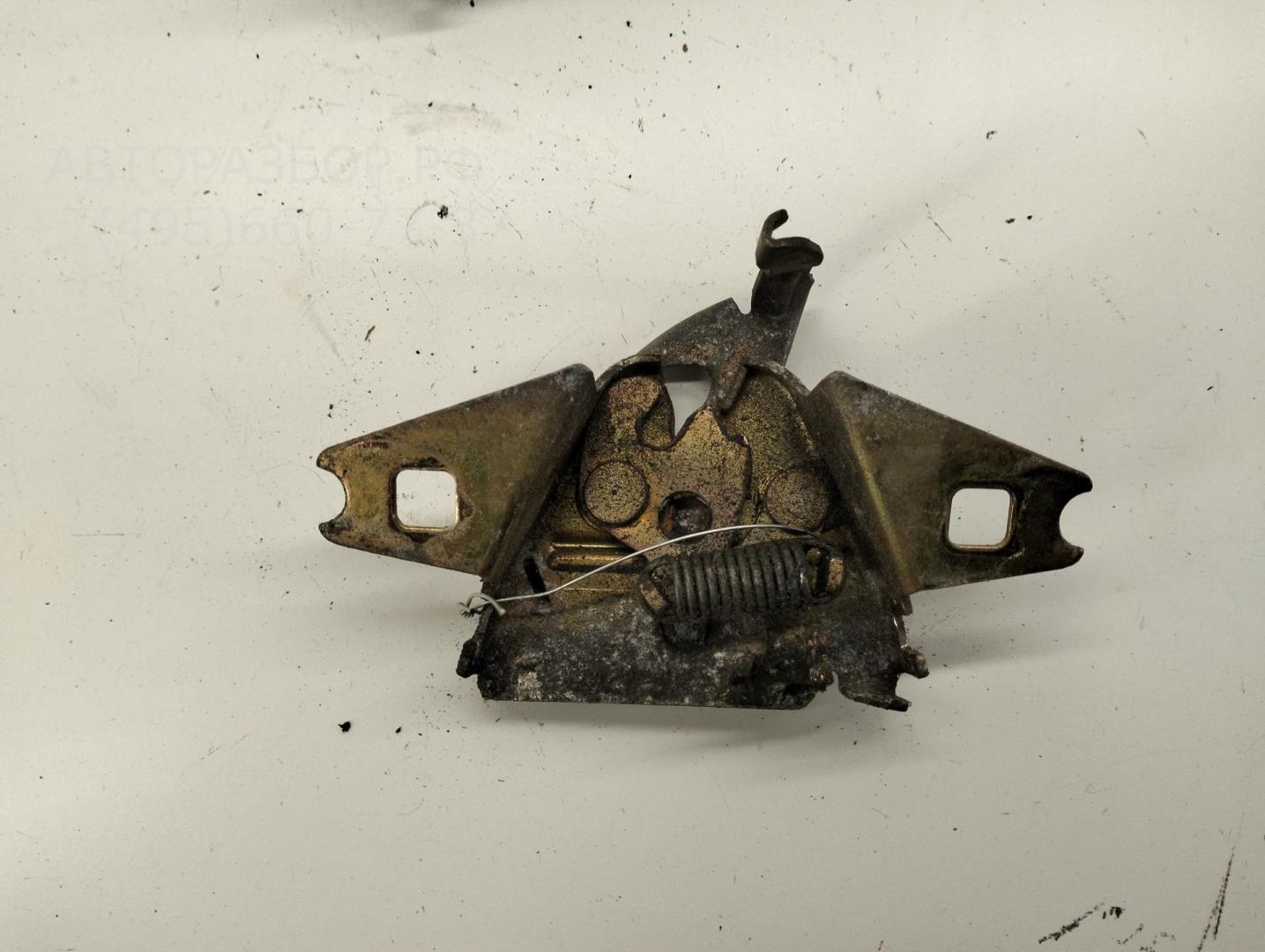 Замок капота