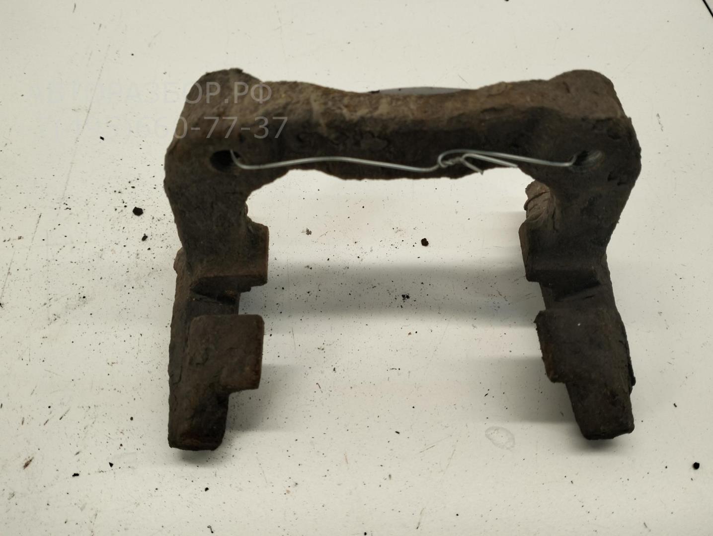 Скоба суппорта заднего