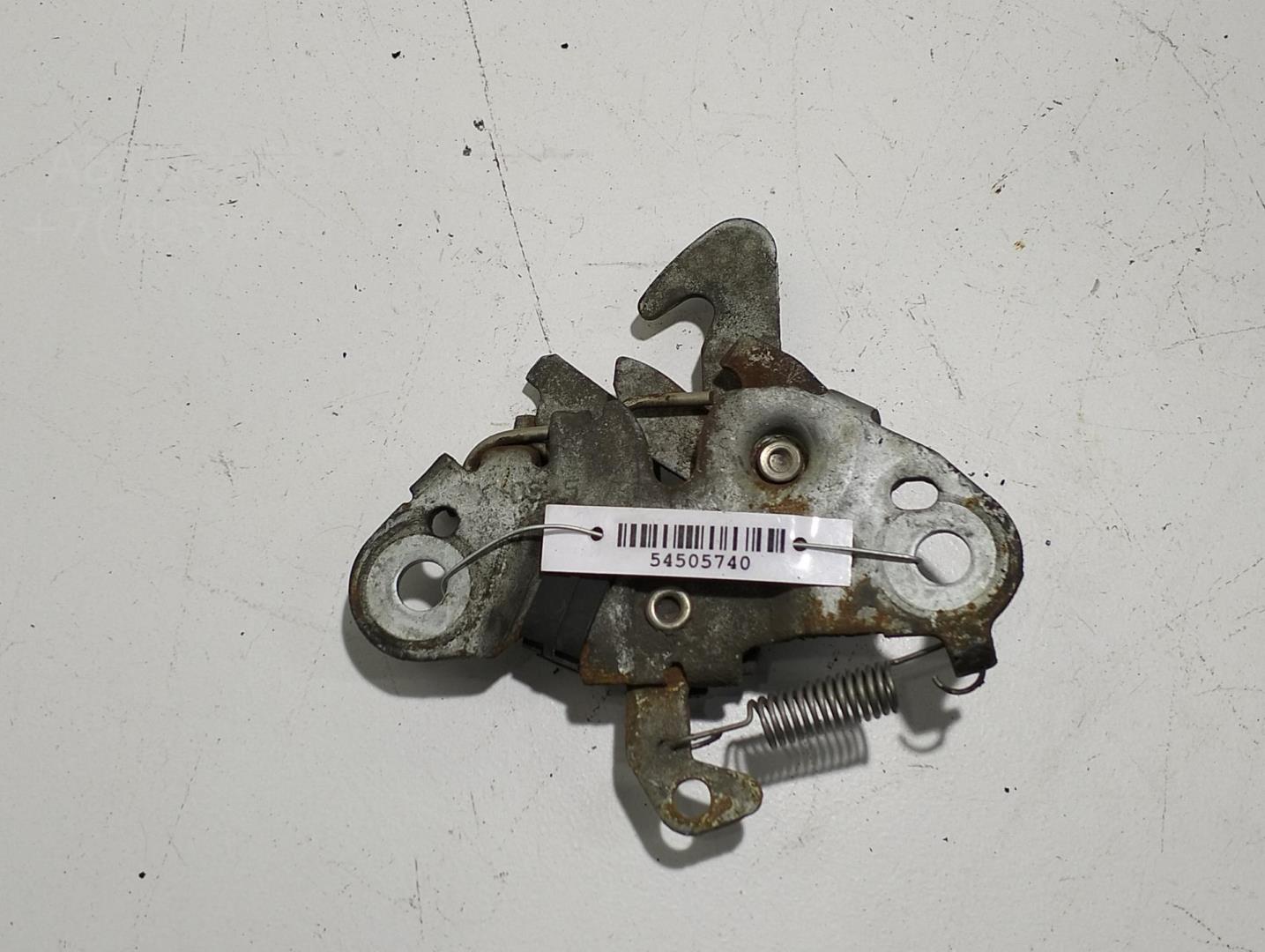 Замок капота