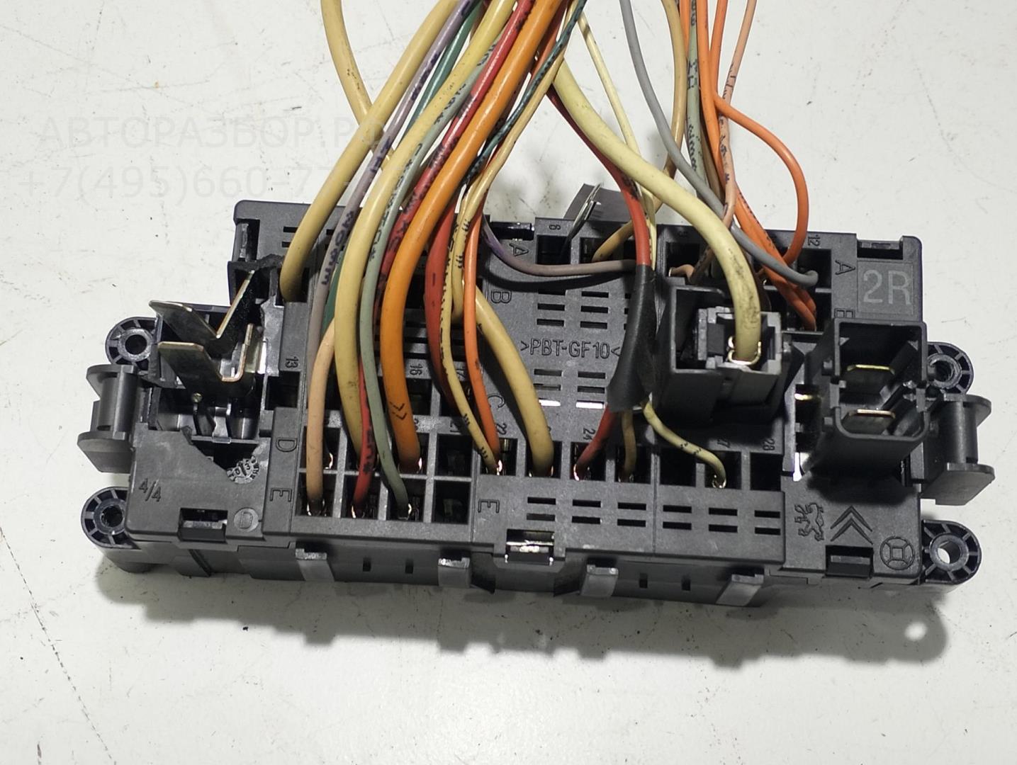 Блок предохранителей