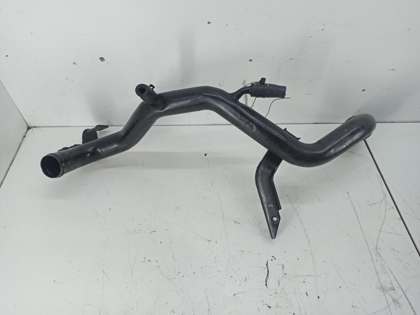 Трубка системы охлаждения