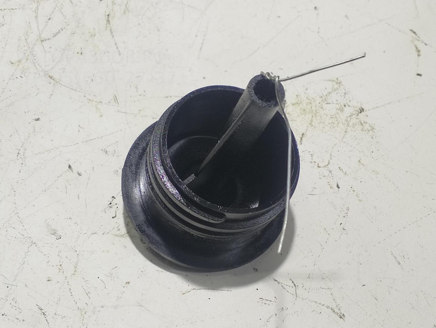 Крышка маслозаливной горловины