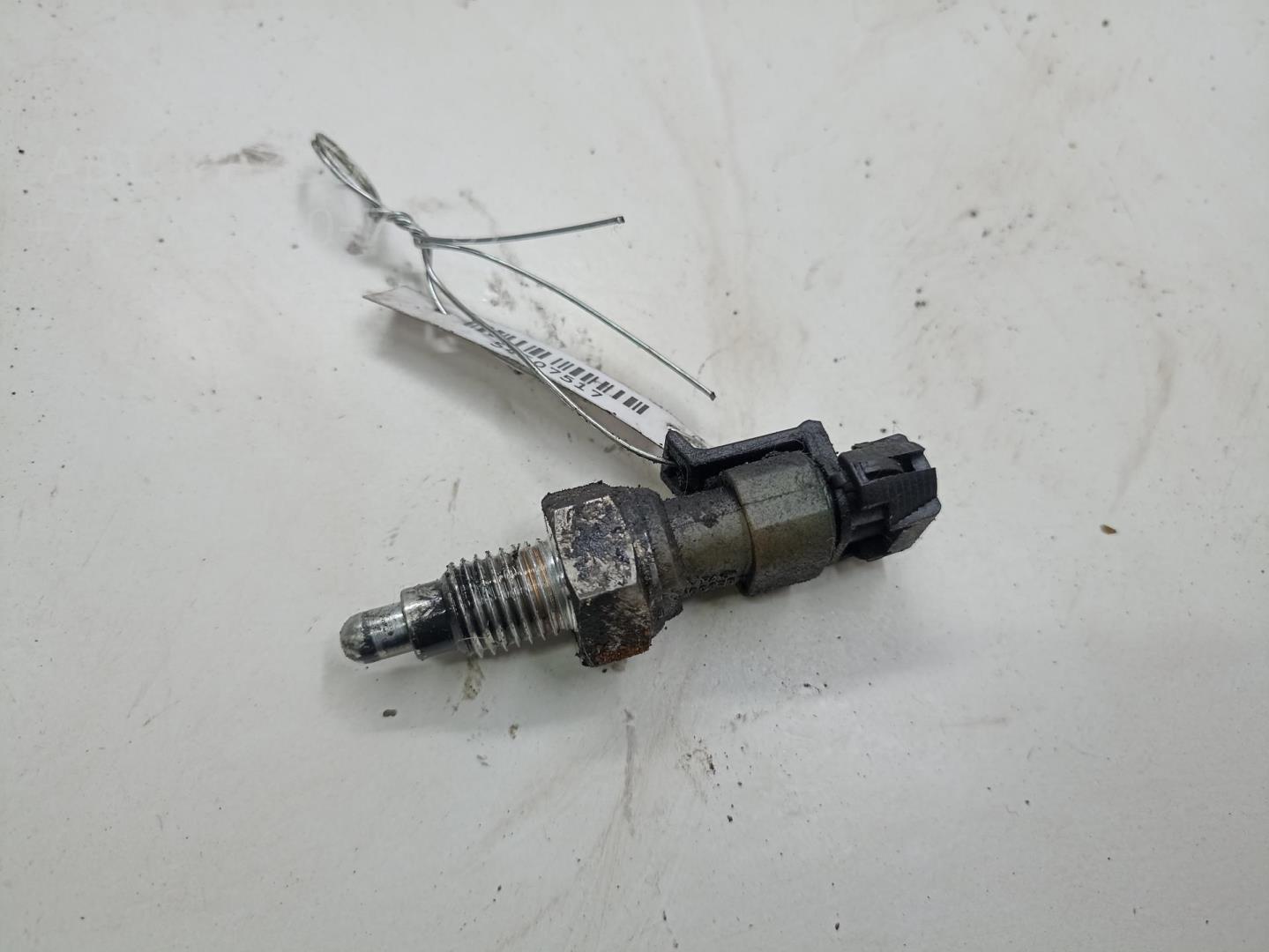 Датчик включения заднего хода