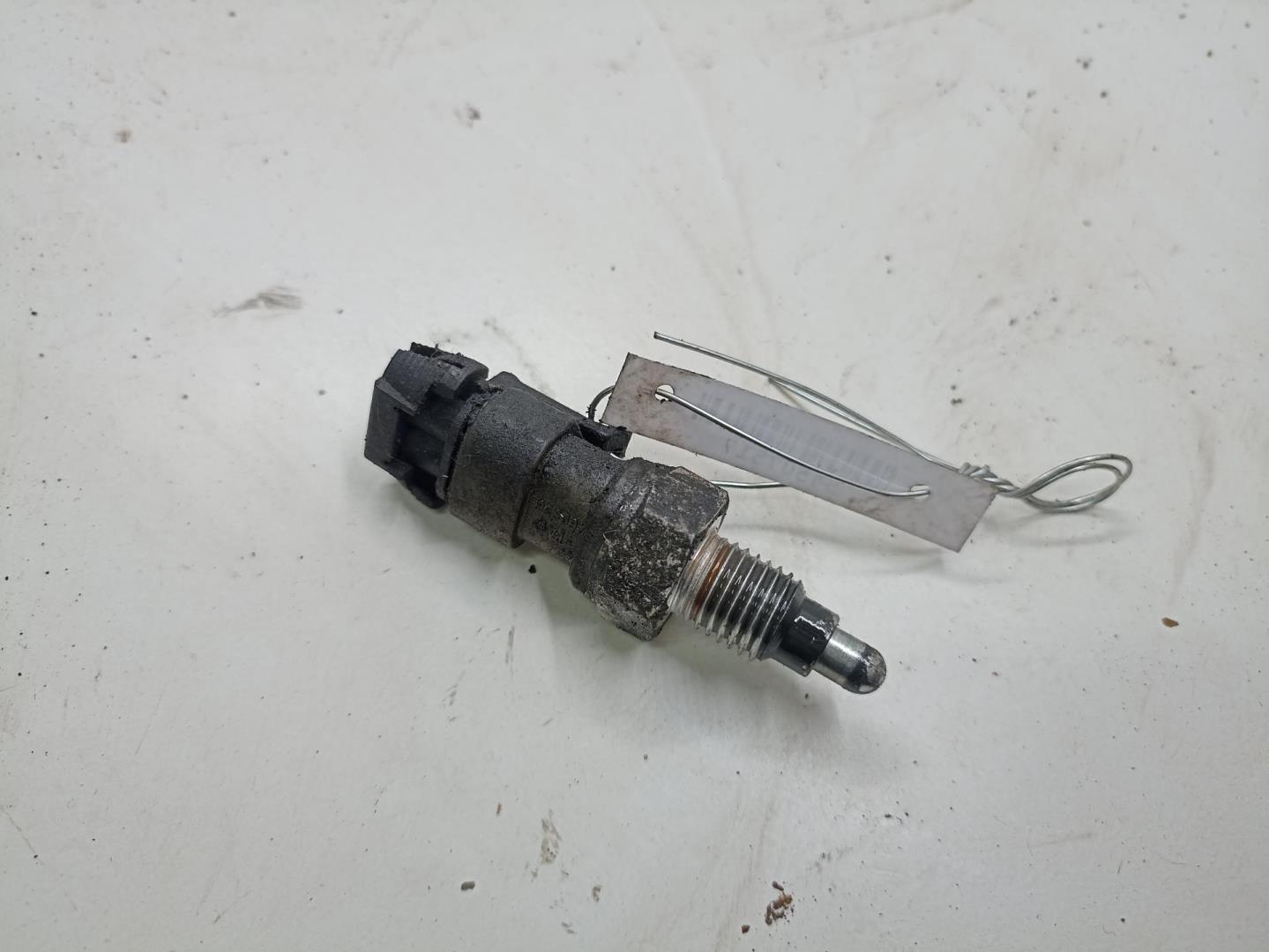 Датчик включения заднего хода