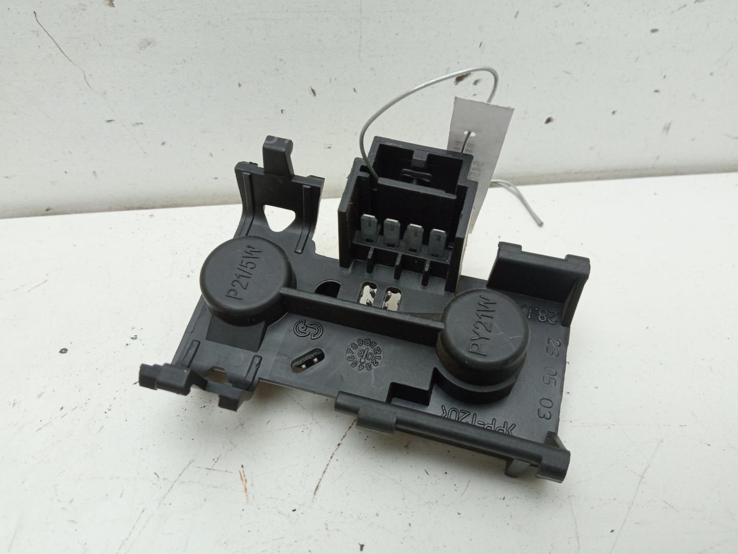 Плата заднего фонаря левого