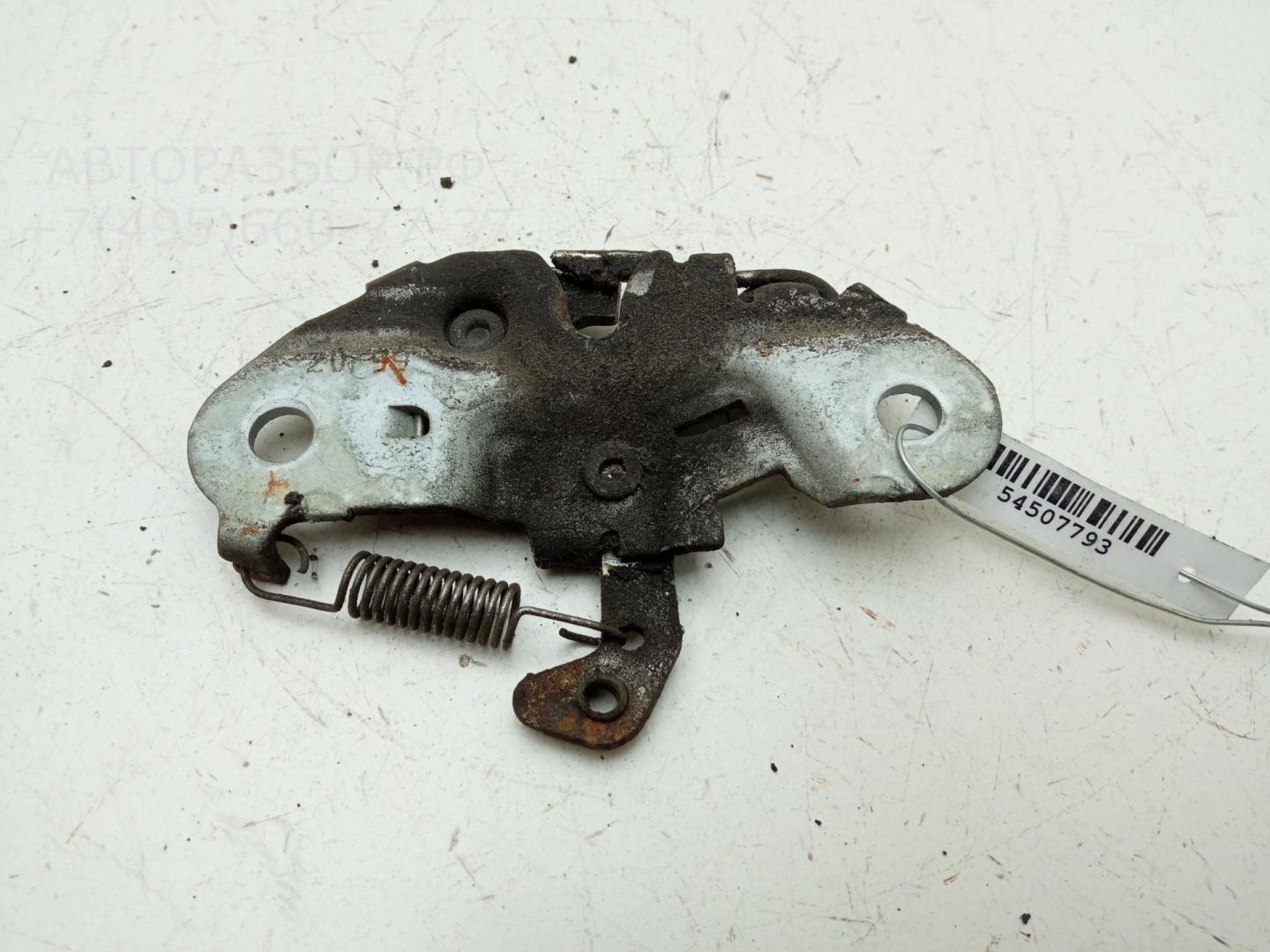 Замок капота