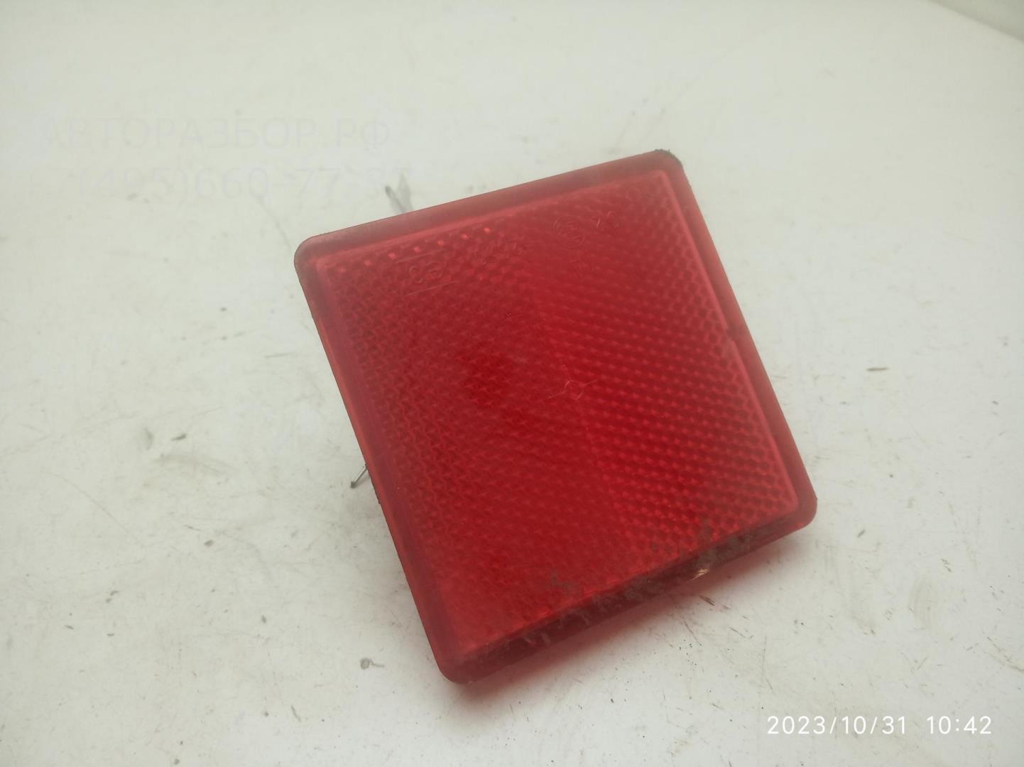 Отражатель в бампер задний правый