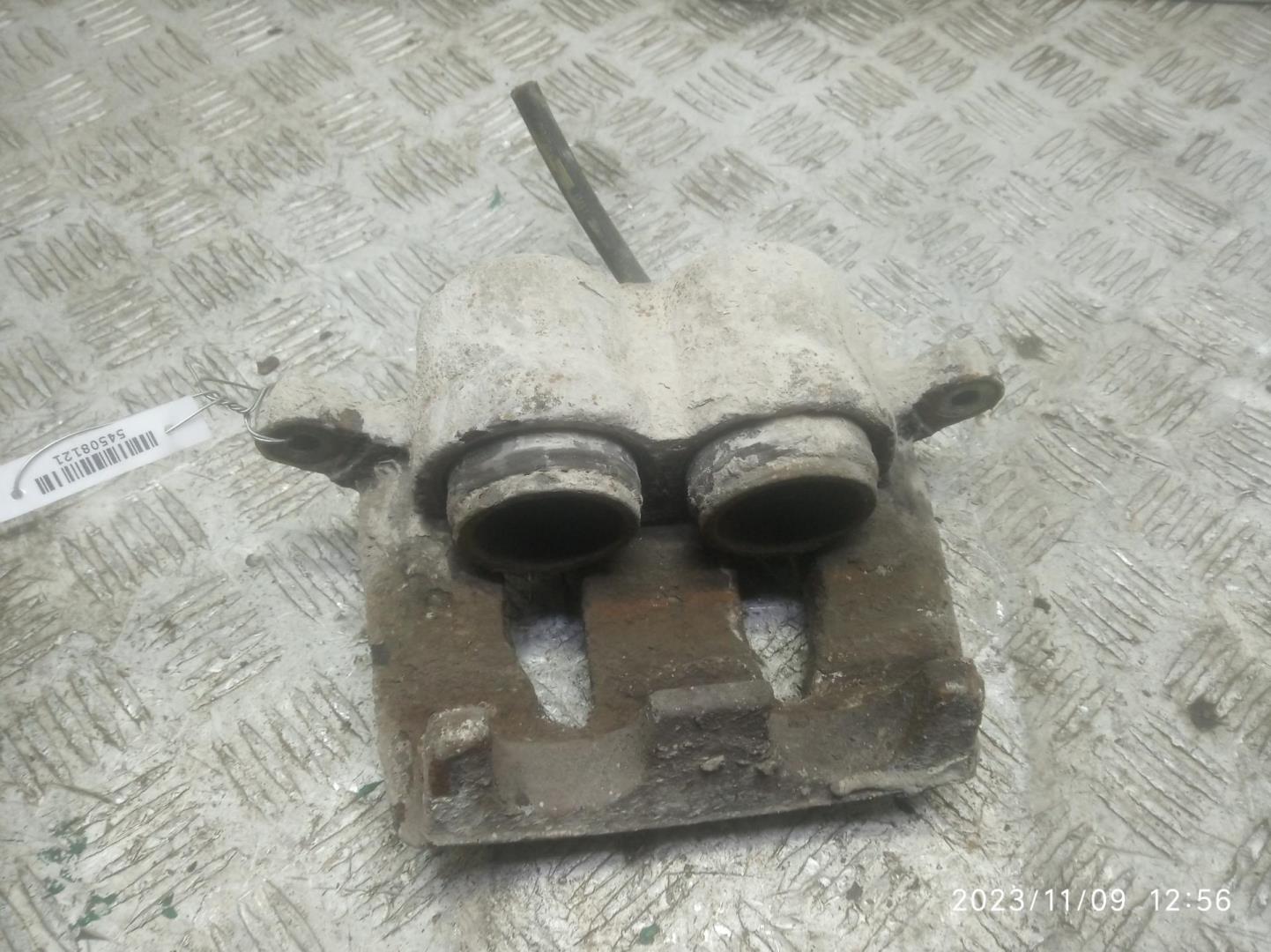 Суппорт передний правый