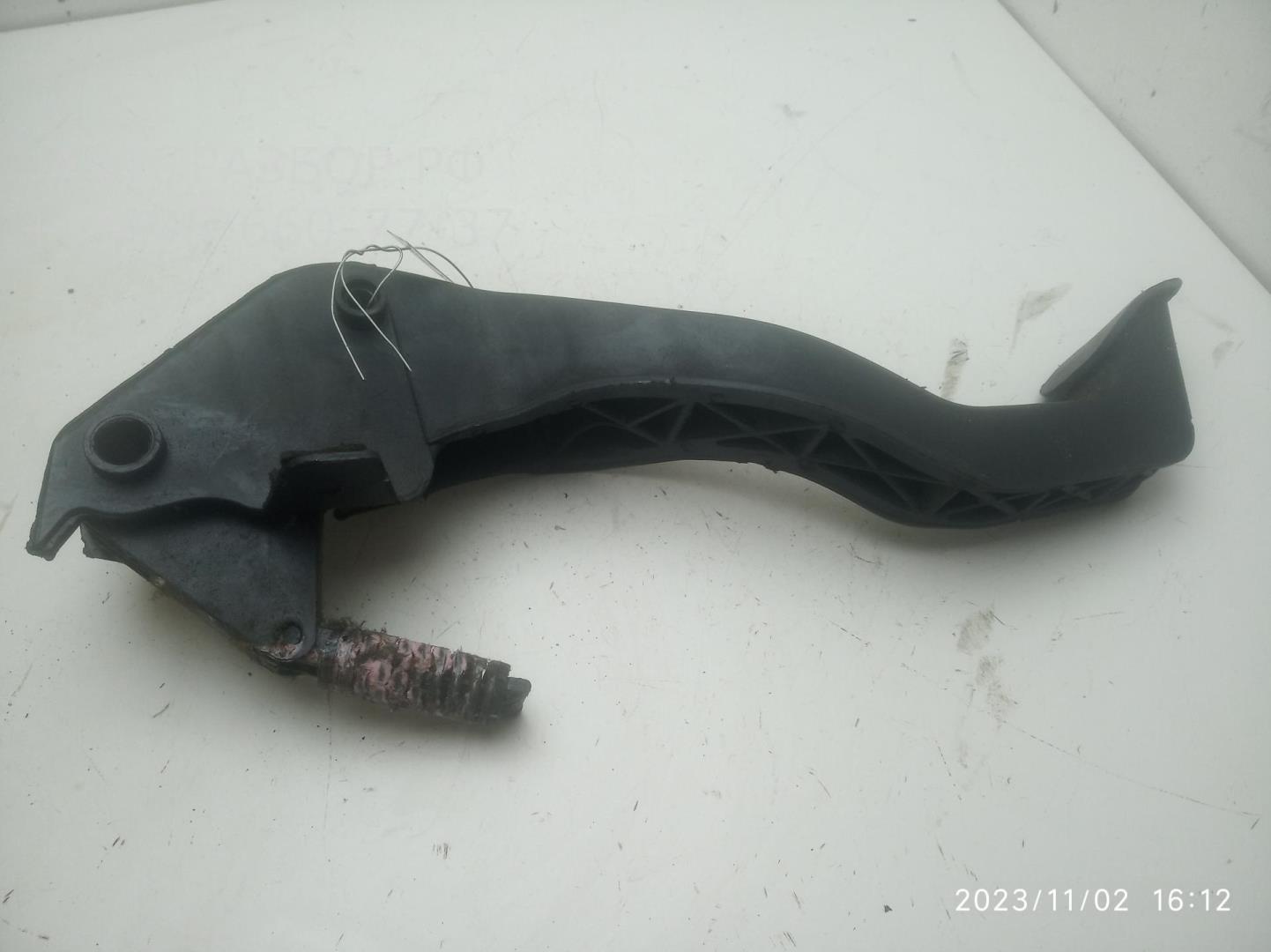 Педаль сцепления