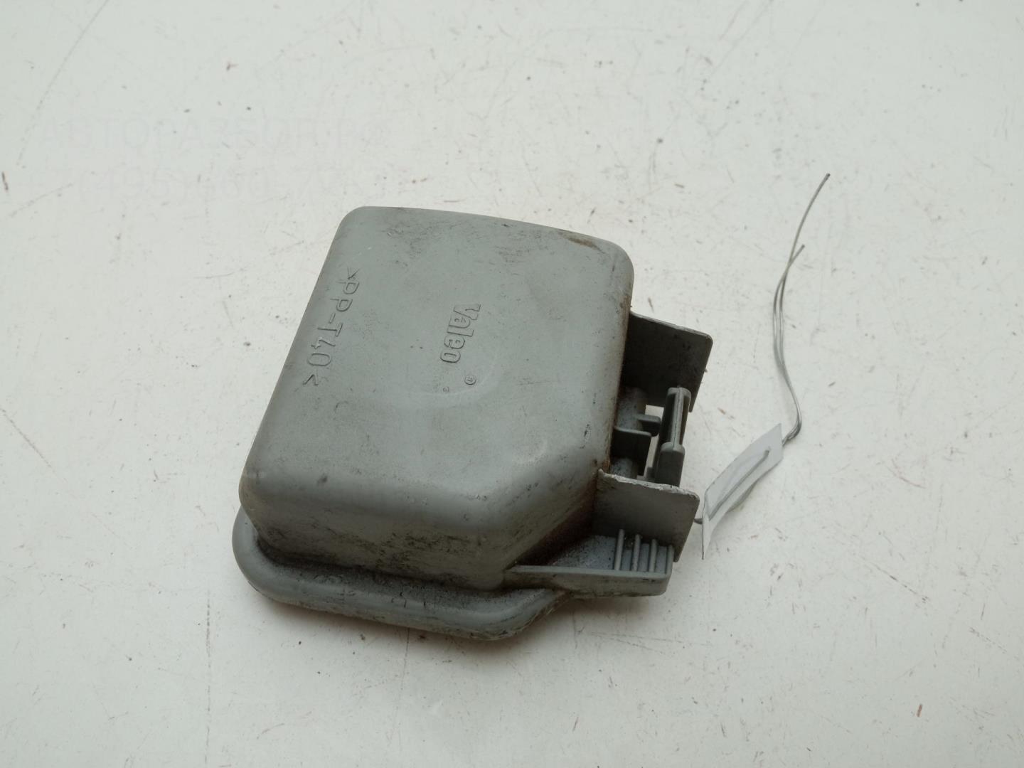 Крышка фары левой