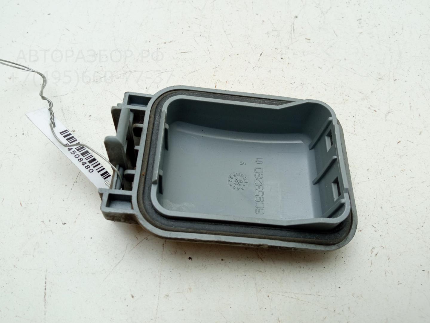 Крышка фары левой