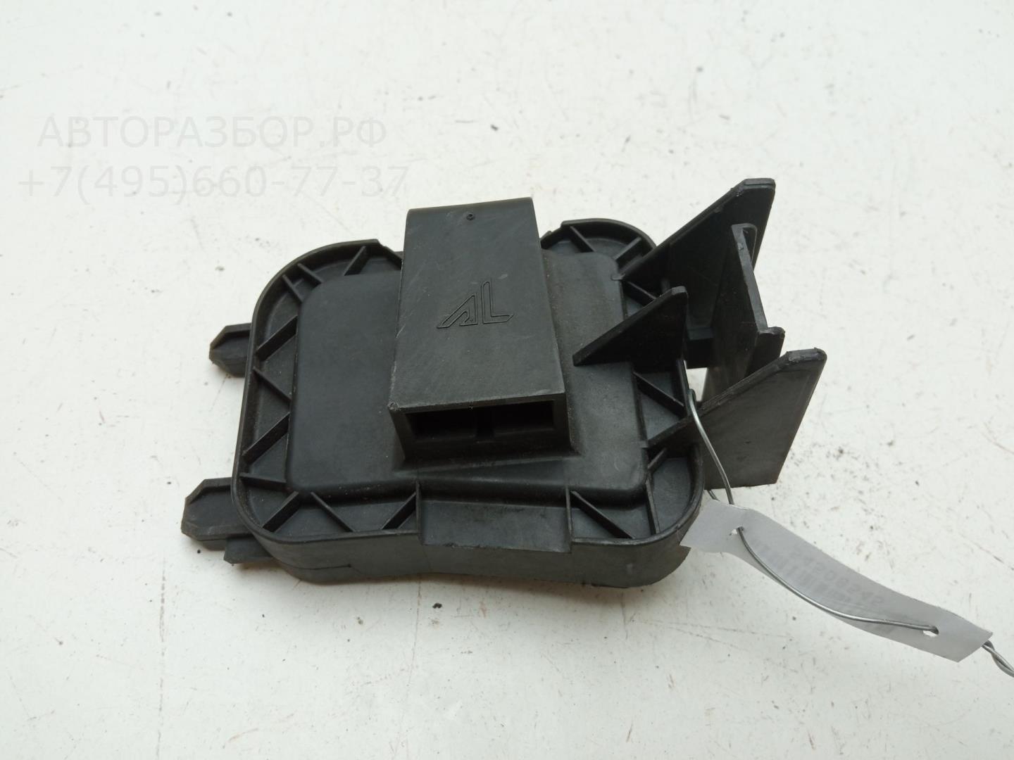 Крышка фары левой