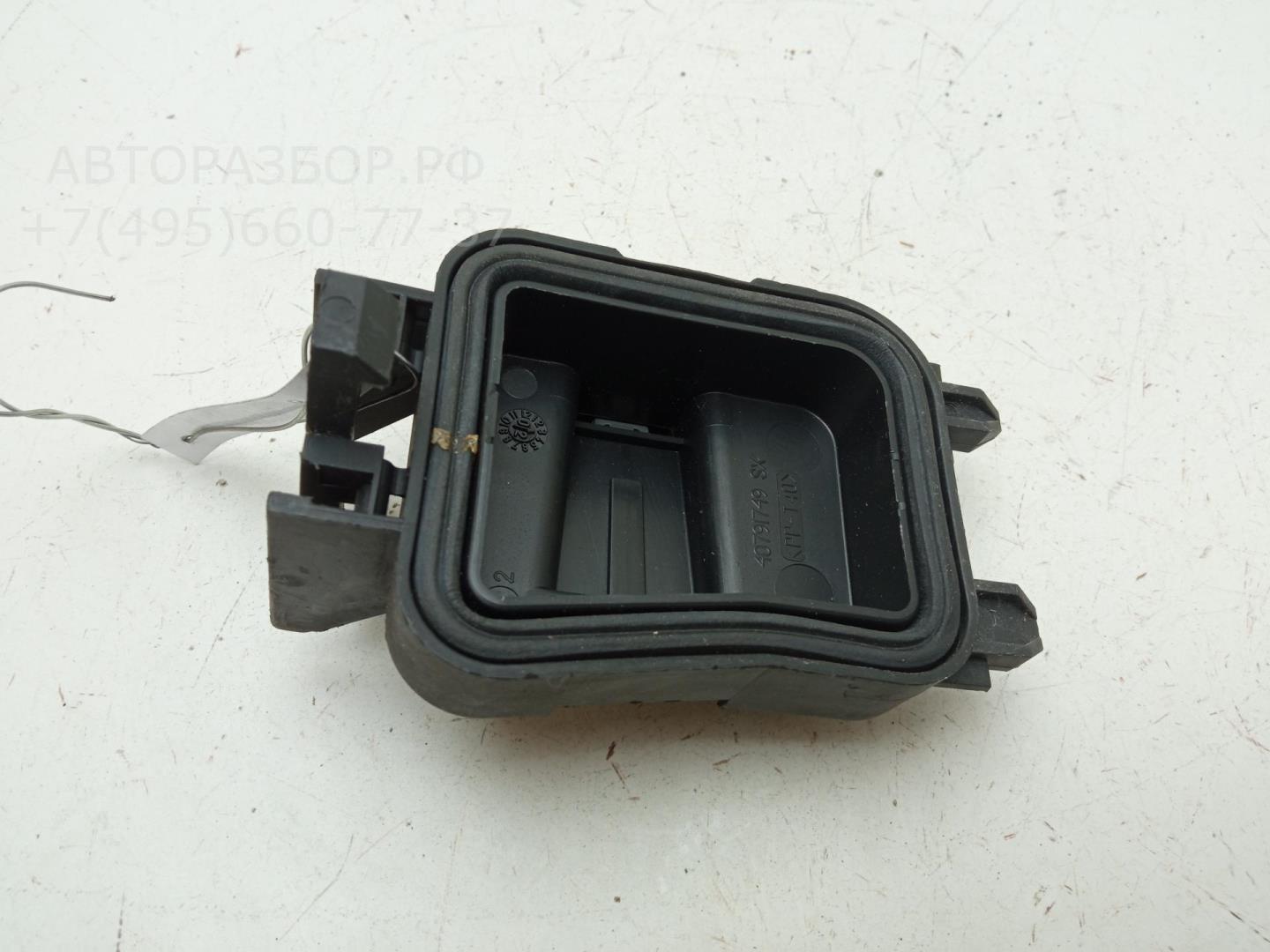 Крышка фары левой