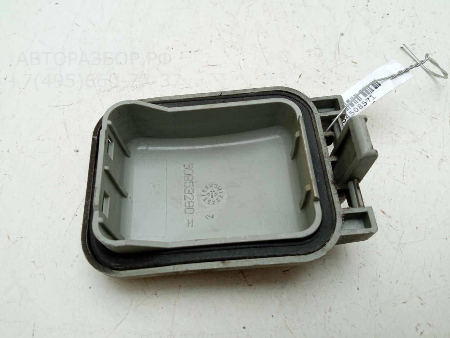 Крышка фары левой