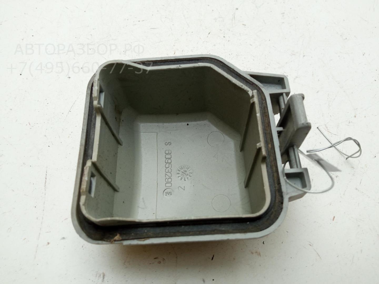 Крышка фары левой