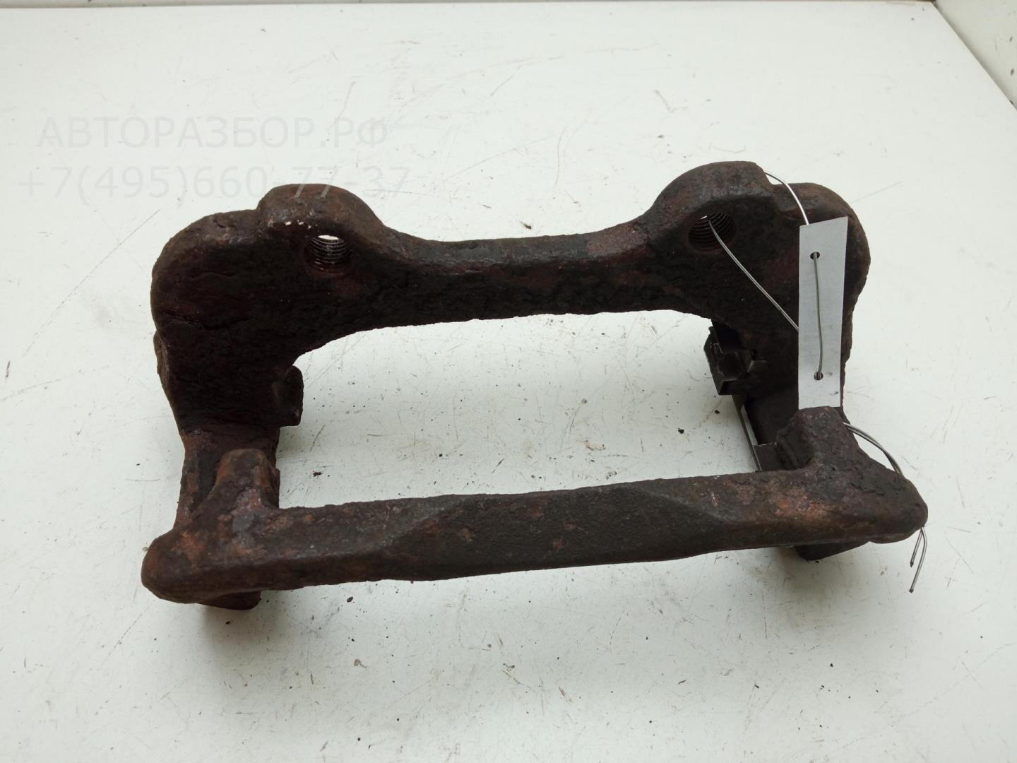 Скоба суппорта переднего