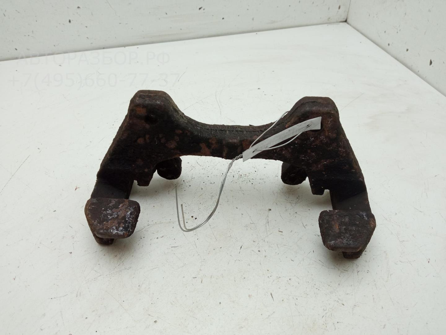 Скоба суппорта переднего