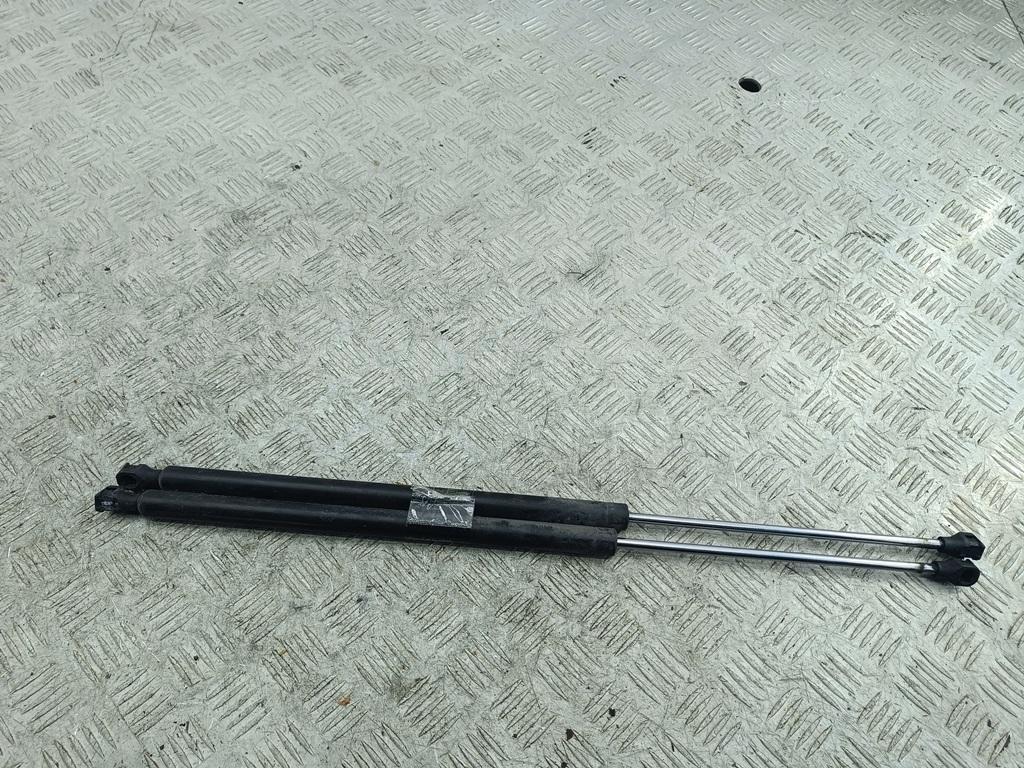 Амортизатор крышки багажника