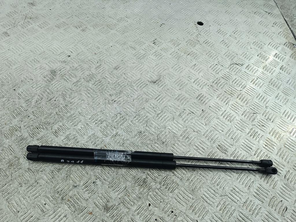 Амортизатор крышки багажника