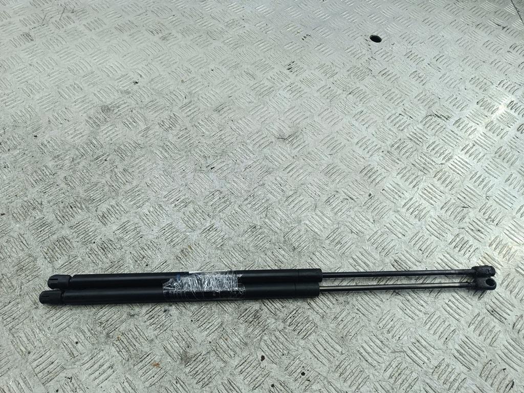 Амортизатор крышки багажника