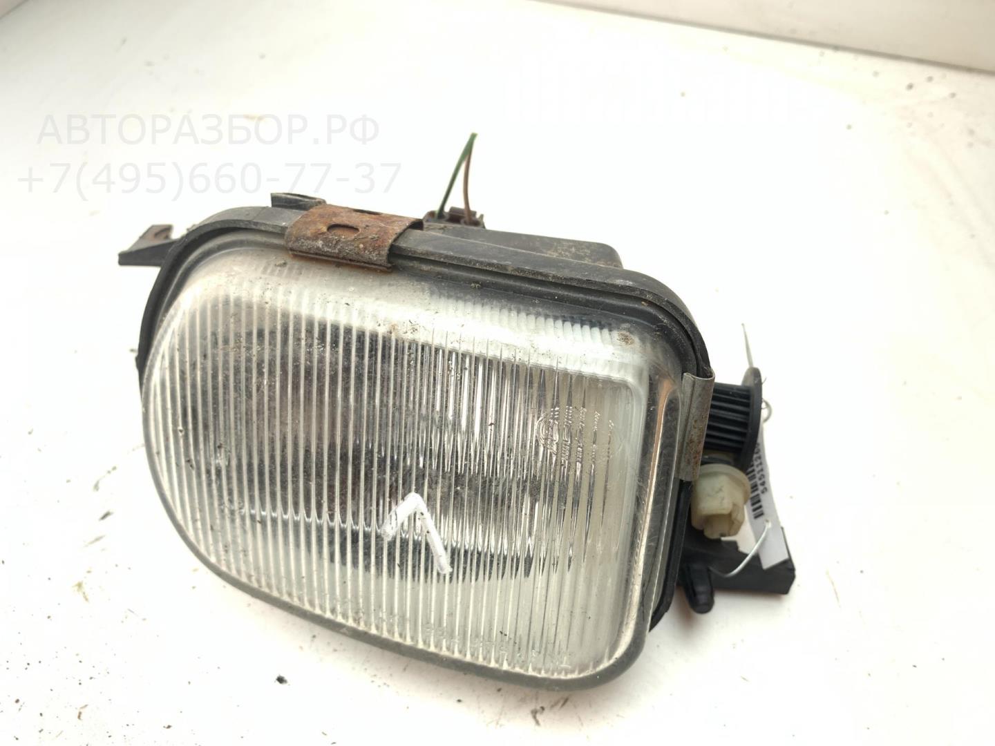 Фара противотуманная левая